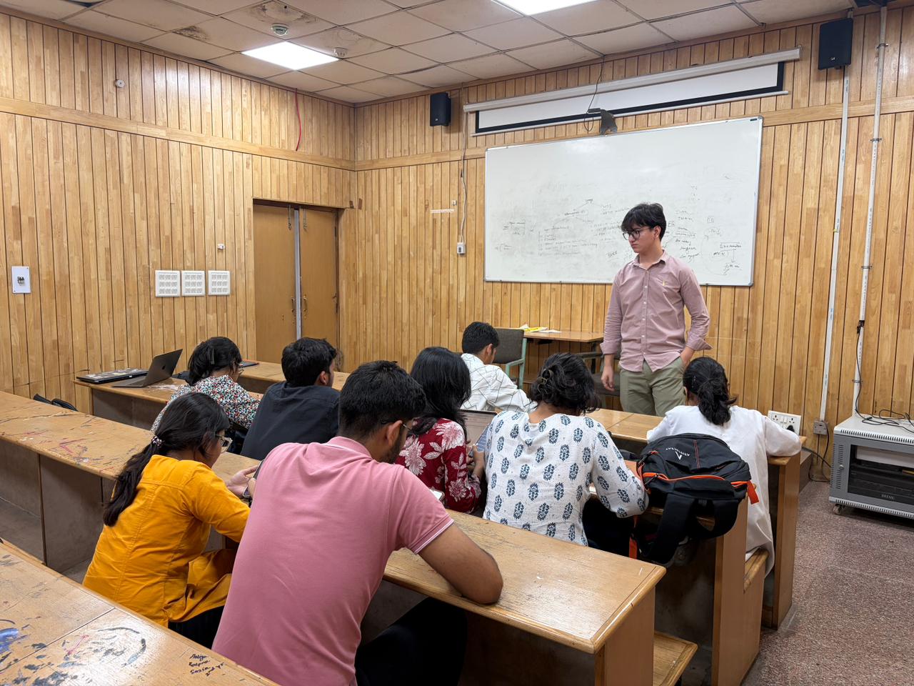 4th-year MBBS students working through a case at Maulana Azad Medical College