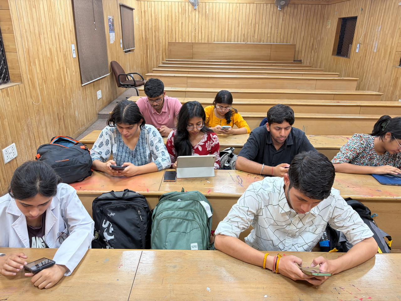 4th-year MBBS students working through a case at Maulana Azad Medical College